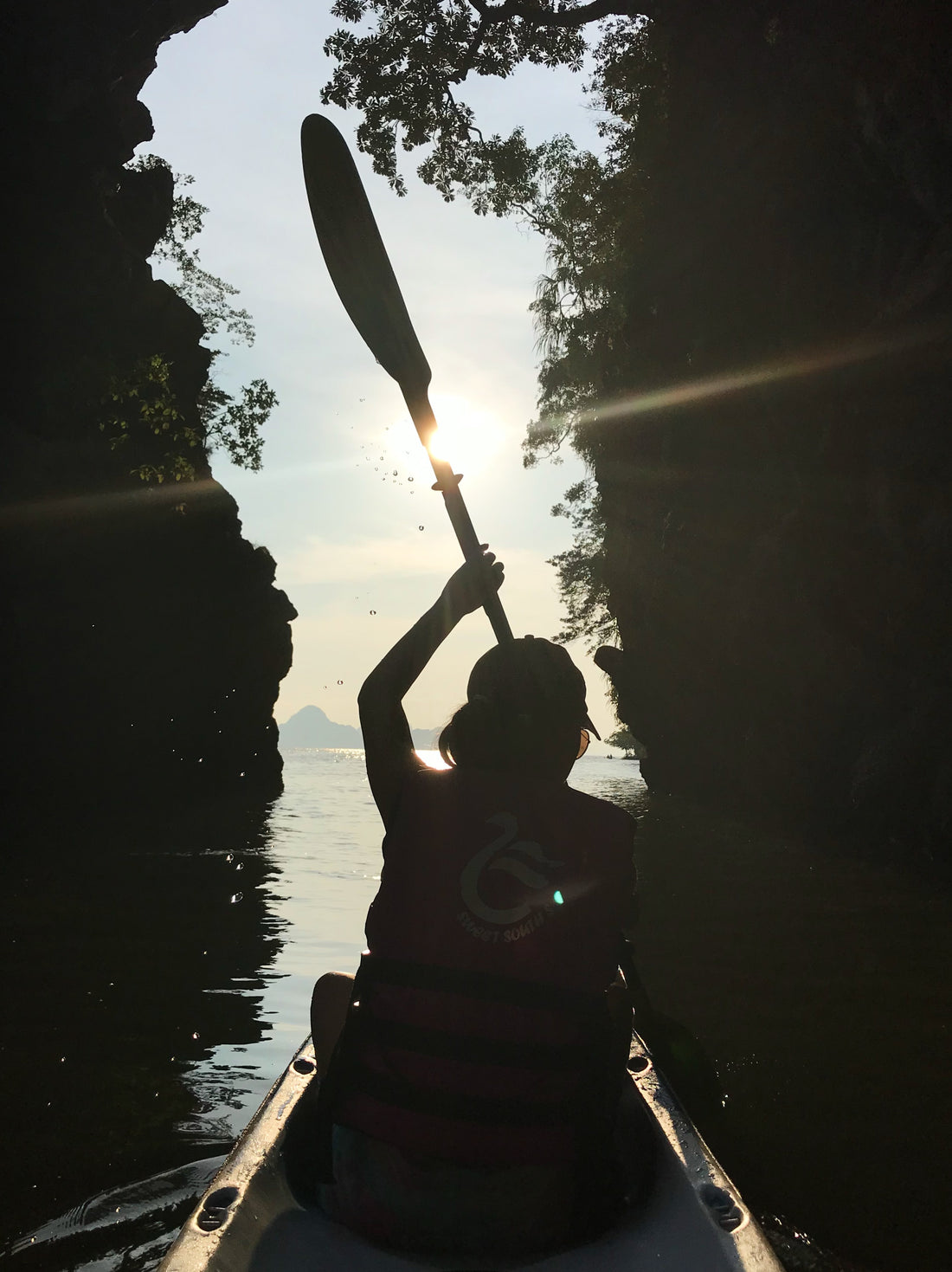 Navigating a Kayak or Canoe at Night or in Low Visibility: Essential Tips for Safety
