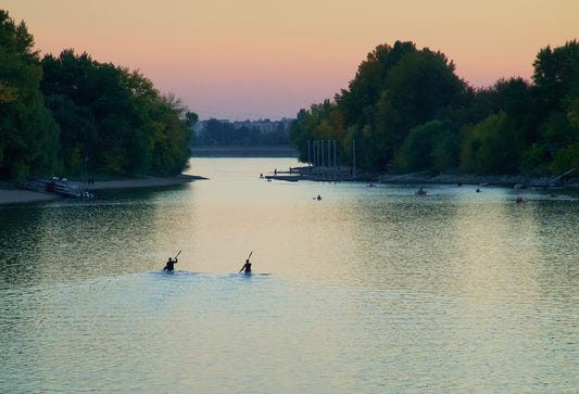 Choosing the Right Kayak or Canoe: A Beginner's Guide to Paddling Bliss