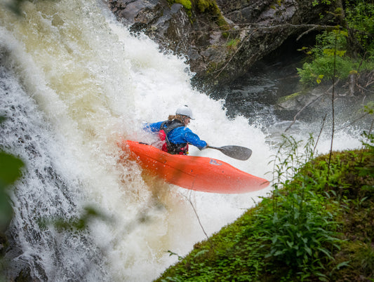 Kayaking in Tidal Bores and Tidal Races: Navigating Challenging Waters