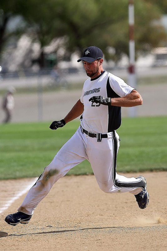 This Week in Baseball: MLB Leaders, Rising Prospects, and Essential Tips for Beginners (April 25 – May 2, 2025)