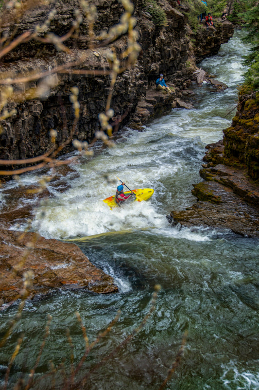 Mastering Kayaking and Canoeing: Essential Safety Tips and Techniques