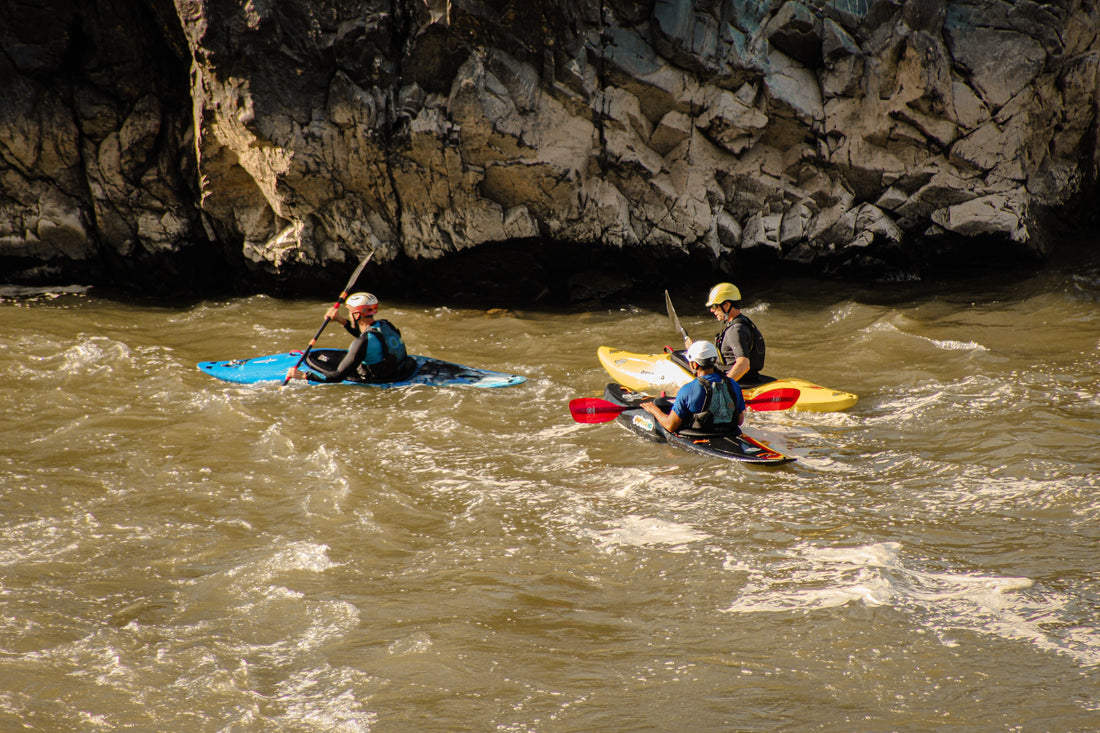 Choosing the Right Kayak or Canoe: A Comprehensive Guide