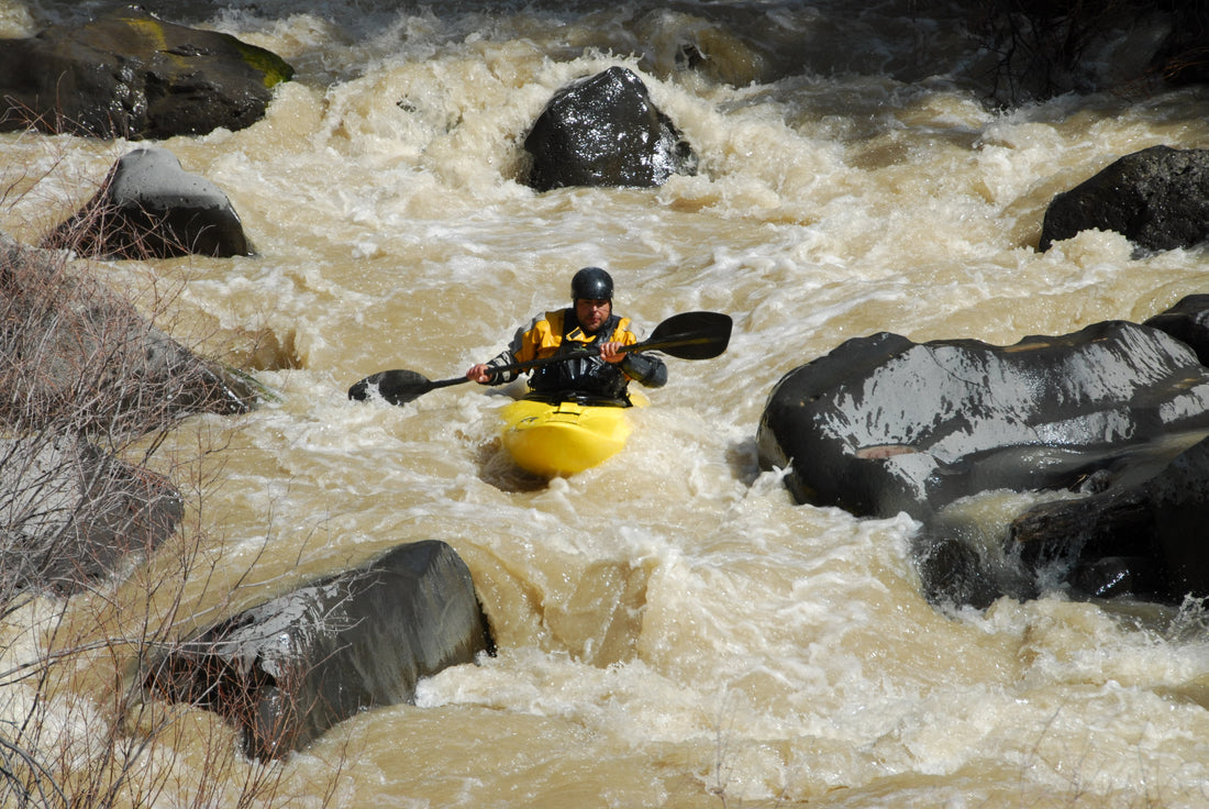 Mastering Kayak Navigation in Narrow and Twisty Creeks: Essential Tips and Techniques